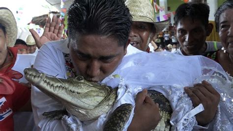  The Boy Who Married A Crocodile: Unveiling the Mysteries of Interspecies Love in Ancient Indonesian Folklore!